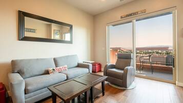 Condo, 2 Bedrooms | Living area