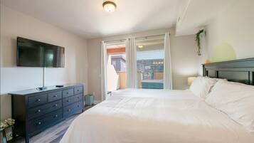 Condo, 2 Bedrooms | 2 bedrooms, iron/ironing board, free WiFi