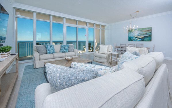 Condo, 2 habitaciones | Área de sala de estar