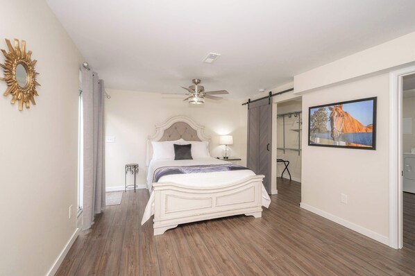 4 bedrooms, desk, iron/ironing board, travel cot - Horse Haven – 4 BDR Charmer Close to Ark Encounter (Williamstown)