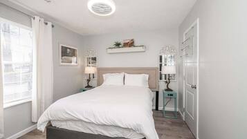 8 bedrooms, desk, iron/ironing board, WiFi