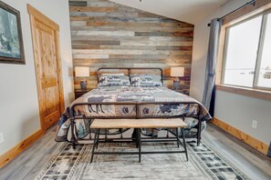 7 bedrooms, travel crib, WiFi, bed sheets - Northern Lights Retreat+7brms+AC+hotub+30milesYNP (Island Park)