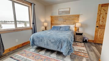 7 bedrooms, travel crib, WiFi, bed sheets