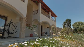 Suite, Balcony, Mountain View | Terrace/patio