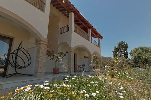 Vina Oliva Resort