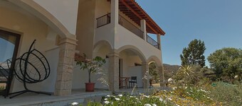 Vina Oliva Resort