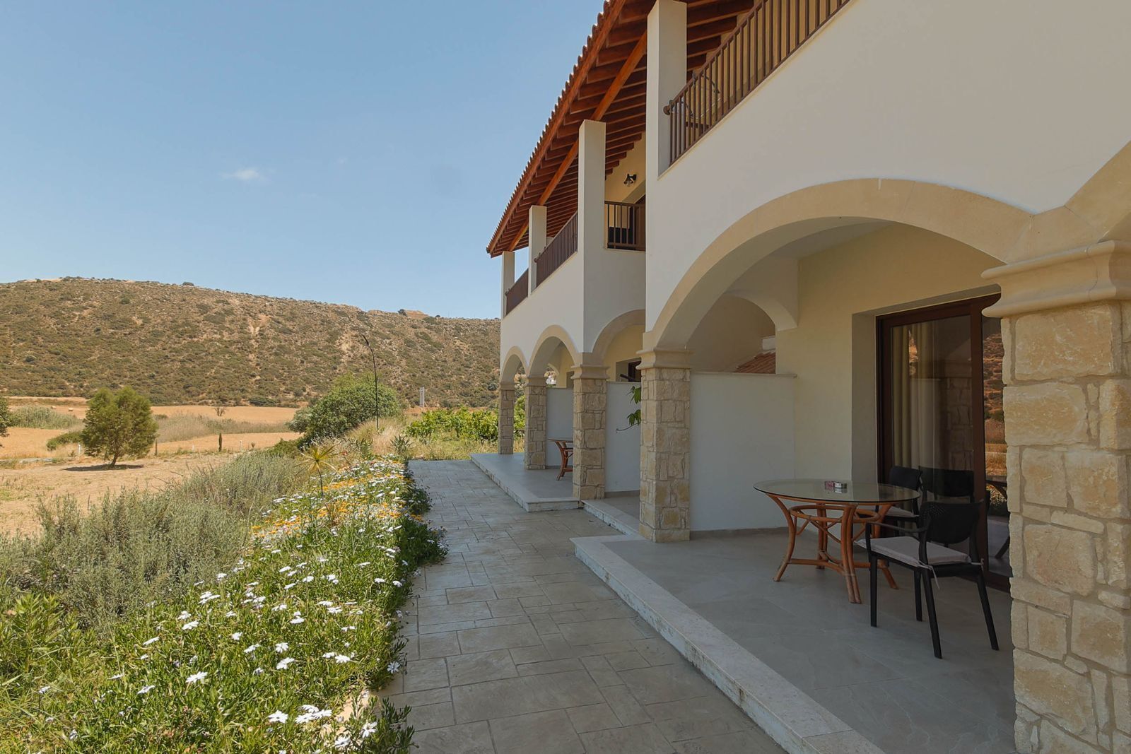 Suite, balcón, vistas a la montaña | Restaurante al aire libre