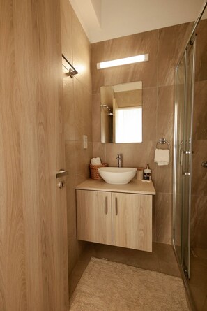 Bathroom - Vina Oliva Resort (Pissouri)