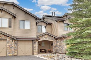 Exterior - Cozy Winter House - near Keystone and Copper Resorts! (Silverthorne)