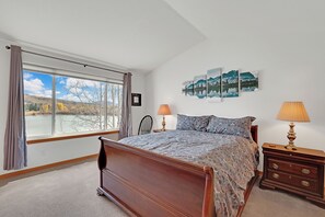 3 bedrooms, internet, bed sheets