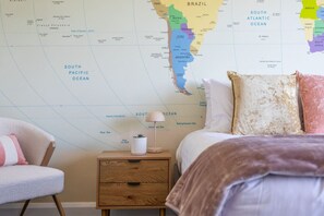 3 chambres, bureau, Wi-Fi, literie fournie