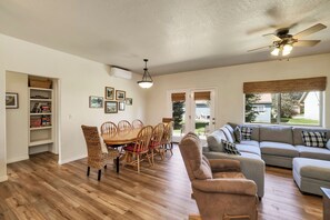 Interior - Charming 3-bedroom home, 5 min from Tamarack Resort (Donnelly)