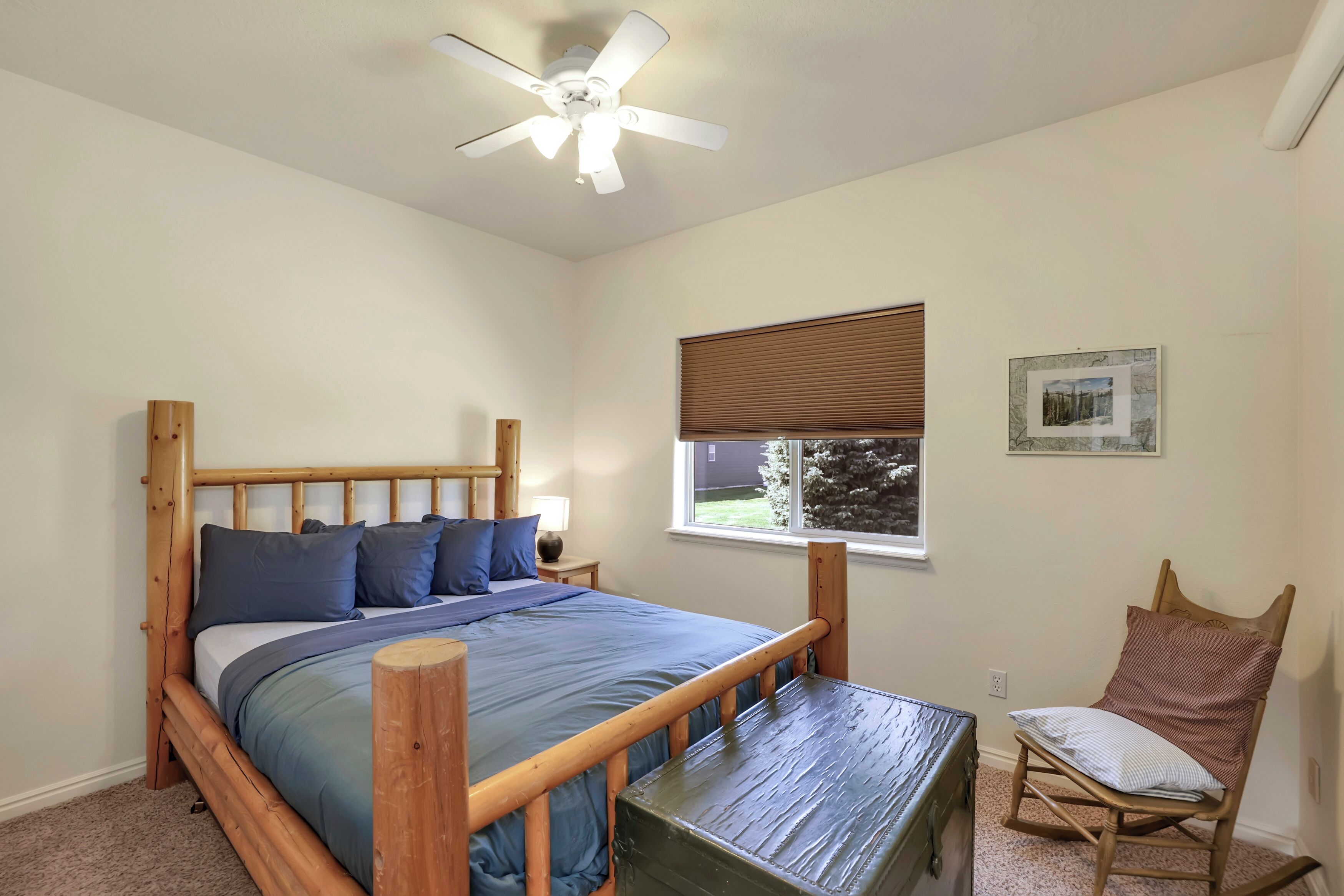 3 bedrooms, iron/ironing board, travel crib, free WiFi