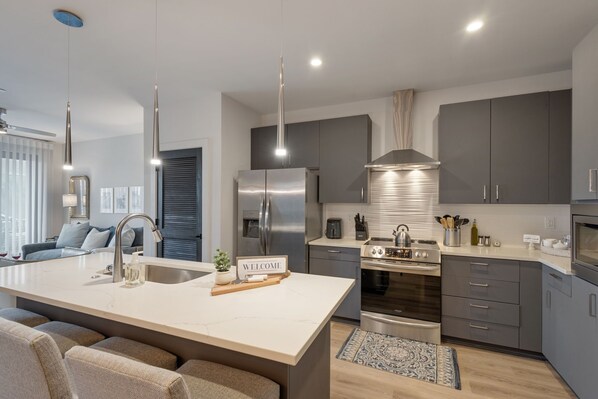 Fridge, microwave, oven, stovetop