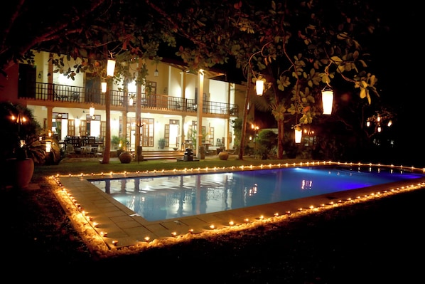 Outdoor pool - GOOD KARMA VILLA - Beautiful 5 bedroom staffed Villa in Bentota, Sri Lanka (Bentota)