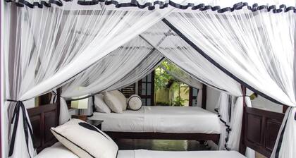 Beautiful 5 bedroom fully staffed Villa in Bentota, Sri Lanka