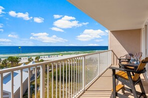 Property grounds - NEW RENTAL! COMPLETELY RENOVATED! GREAT BEACH AND POOL VIEWS (Panama City)