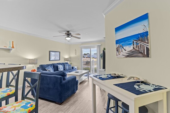 Smart TV, books - Blue Wolf Retreat! One Block to Beach! Pool, Pets, and Walk to groceries & more! (Oak Island)