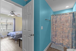 2 bedrooms, desk, travel cot, free WiFi