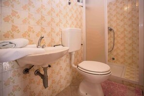 อพาร์ทเมนท์ (Ferienwohnung 200 m zur Adria (ISTROV) | ห้องน้ำ