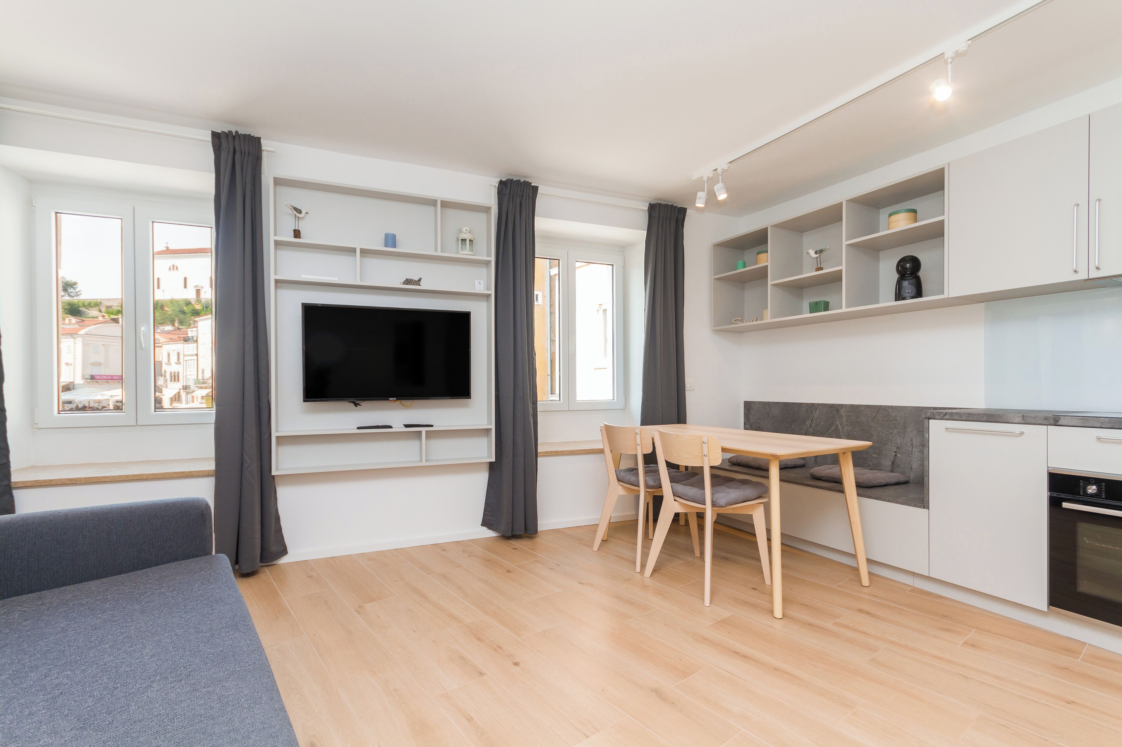 Appartement Supérieur, 1 chambre, vue ville | Coin séjour | Télévision à écran plat