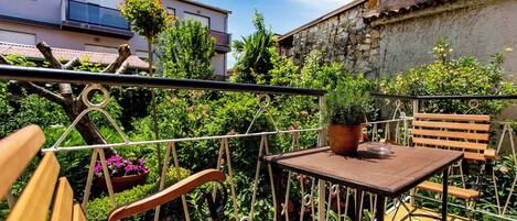 Lägenhet (Ferienwohnung 500 m von der Adria ent) | Balkong