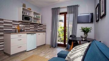 Apartment (Ferienwohnung 500 m von der Adria ent) | Balcony