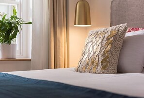1 bedroom, WiFi, bed sheets, wheelchair access - The Pilchard Press, The Pilchard Press on Harbourside in Mevagissey Village with FREE Parking (Saint Austell)