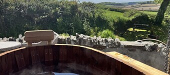 Nuthatch Cottage - One Bedroom Cottage, Sleeps 2