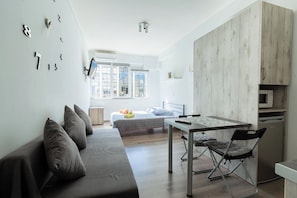 City Apartment, City View | City view - Modiano Studios  Center-Your Urban Stay (Thessaloniki)