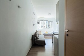 Interior detail - Modiano Studios Center-Your Urban Stay (Thessaloniki)