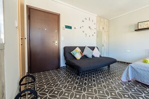 Living area - Modiano Studios  Center-Your Urban Stay (Thessaloniki)