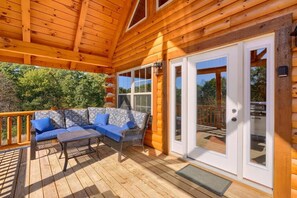 Terrace/patio - Moonlight Meadow @ Hocking Hills (Logan)