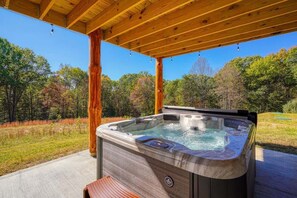 Bañera de hidromasaje al aire libre