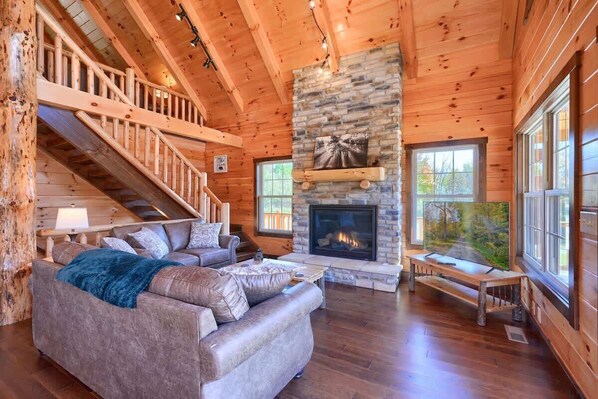 Smart TV, fireplace, foosball - Moonlight Meadow @ Hocking Hills (Logan)