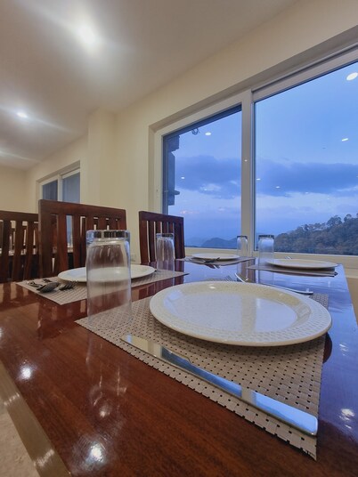 호텔 파인스 앤 피크스 바이 TWS