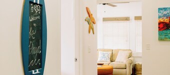 “La Playa” Downtown Brunswick Beach Cottage - near St. Simons & Jekyll 