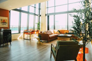 Lecteur de DVD, chaîne hi-fi