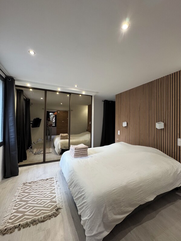 2 quartos, escrivaninha, Wi-Fi, roupa de cama