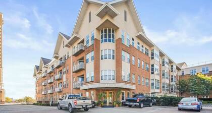 Waterfront oasis near the Inner Harbor