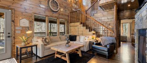 Smart-TV, Kamin, Tischfußball