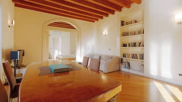 Appartamento con 1 Camera da Letto, Via Anfiteatro 12 | Living area | Flat-screen TV
