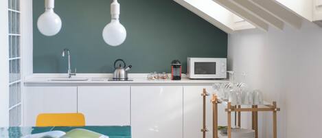 Appartamento Deluxe con 1 Camera da Letto, Via Anfiteatro 12 | Cucina privata | Frigorifero, microonde, piano cottura, macchina per caffè espresso