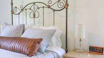 3 bedrooms, iron/ironing board, travel crib, free WiFi