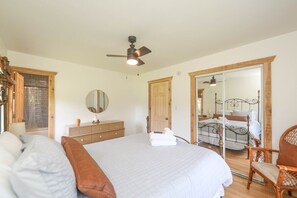 3 chambres, fer et planche à repasser, lit parapluie, Wi-Fi gratuit