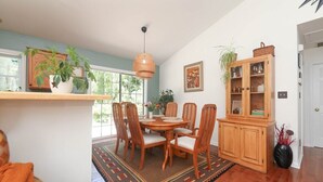 Dining - Blue Rivers Cottage and Loft (Afton)