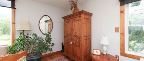 1 Schlafzimmer, Reisekinderbett, kostenloses WLAN, Bettwäsche