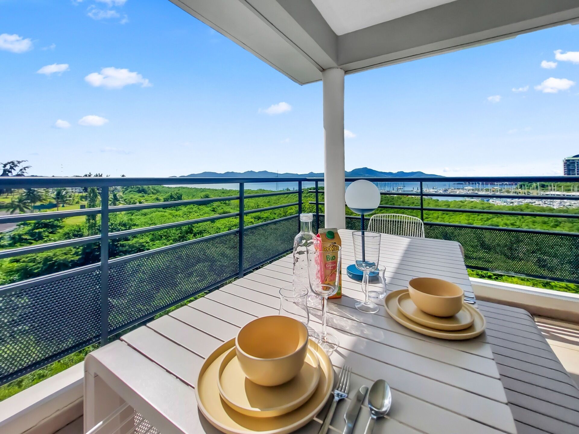 تناول الطعام بالخارج