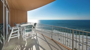 Outdoor dining - Phoenix Gulf Towers 1605 – Luxury 4BR Corner Condo | Sleeps 13 (Orange Beach)