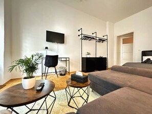 1 bedroom, desk, free WiFi, bed sheets